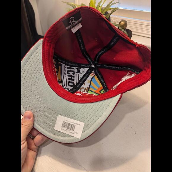 Lariat Red Rancho's Collectors Snapback Hat- Chicago Bulls - Picture 5 of 6